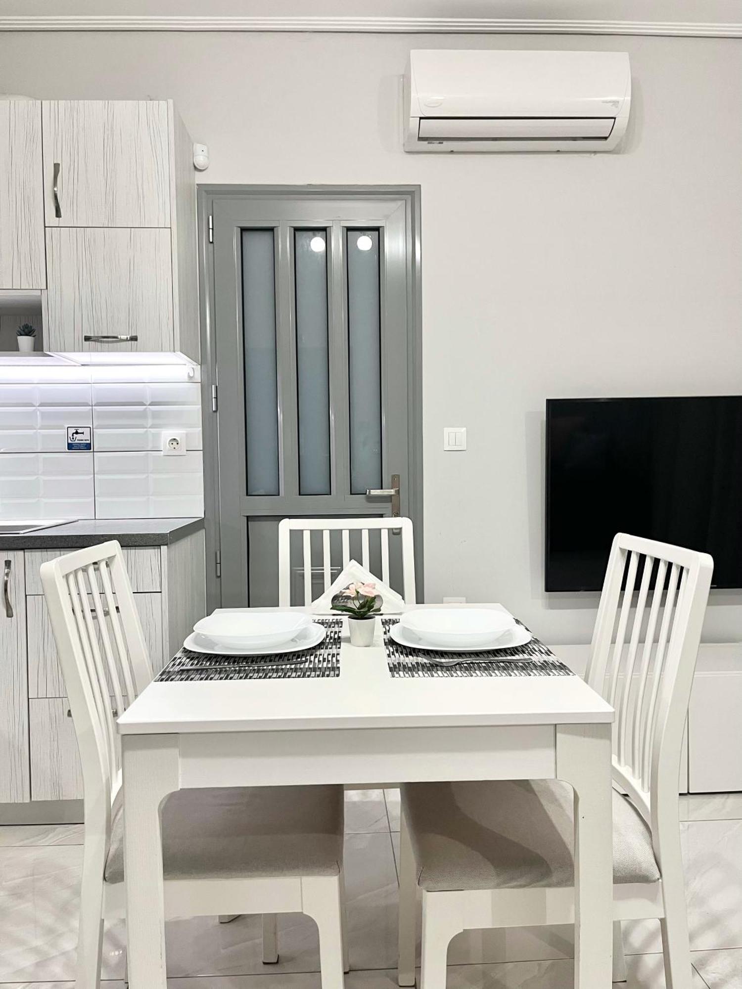 לוטראקי Blueline Apartment 3 מראה חיצוני תמונה